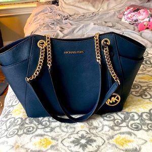 Michael Kors Jet Set Travel Large Chain Shoulder Tote Bag